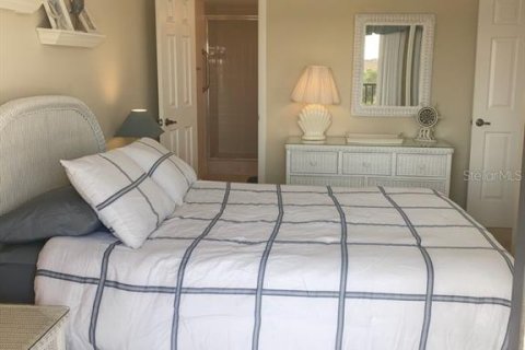 Condo in Punta Gorda, Florida, 2 bedrooms  № 216664 - photo 13