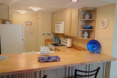 Condo in Punta Gorda, Florida, 2 bedrooms  № 216664 - photo 3