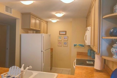 Condo in Punta Gorda, Florida, 2 bedrooms  № 216664 - photo 4