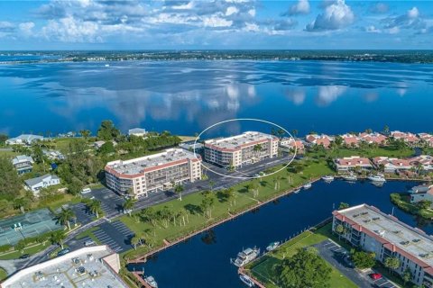 Condo in Punta Gorda, Florida, 2 bedrooms  № 216664 - photo 21