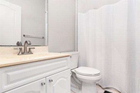 Touwnhouse à louer à Fort Lauderdale, Floride: 2 chambres, 156.08 m2 № 2057268 - photo 19