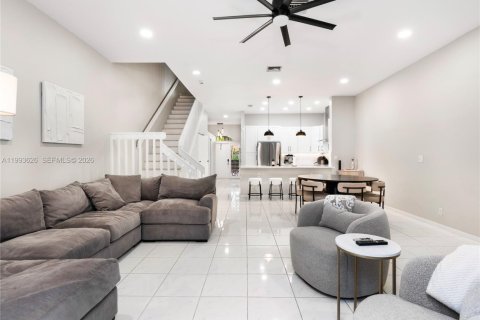 Touwnhouse à louer à Fort Lauderdale, Floride: 2 chambres, 156.08 m2 № 2057268 - photo 11