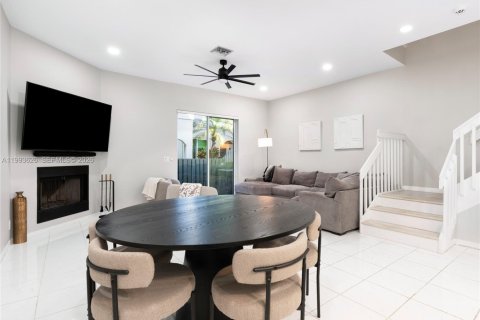 Touwnhouse à louer à Fort Lauderdale, Floride: 2 chambres, 156.08 m2 № 2057268 - photo 9