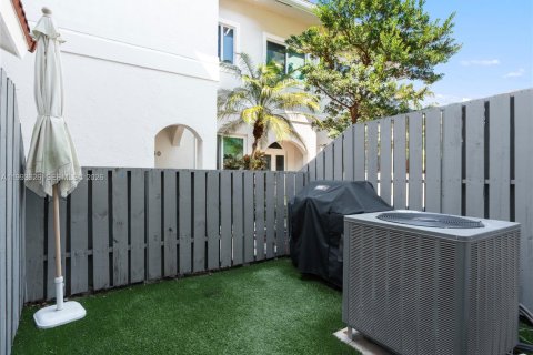 Touwnhouse à louer à Fort Lauderdale, Floride: 2 chambres, 156.08 m2 № 2057268 - photo 21