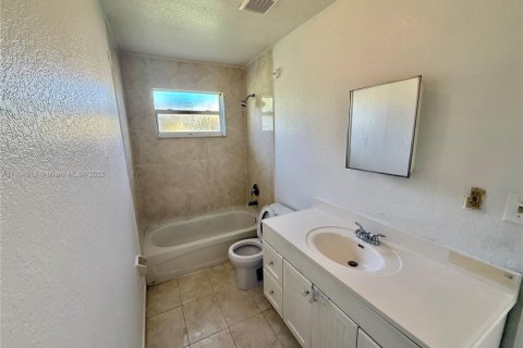 Снять в аренду виллу или дом в Майами, Флорида 4 спальни, 167.22м2, № 1955927 - фото 5