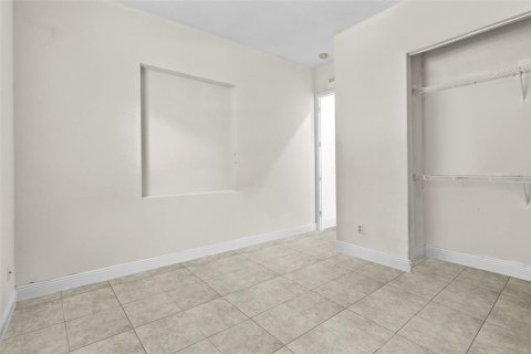 House in Tampa, Florida 5 bedrooms, 301.1 sq.m. № 2212362 - photo 28