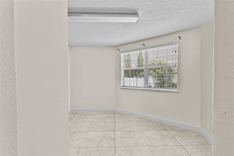 House in Tampa, Florida 5 bedrooms, 301.1 sq.m. № 2212362 - photo 21