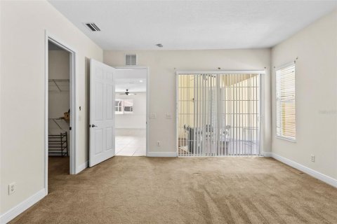House in Tampa, Florida 5 bedrooms, 301.1 sq.m. № 2212362 - photo 10