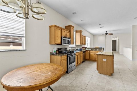 House in Tampa, Florida 5 bedrooms, 301.1 sq.m. № 2212362 - photo 15