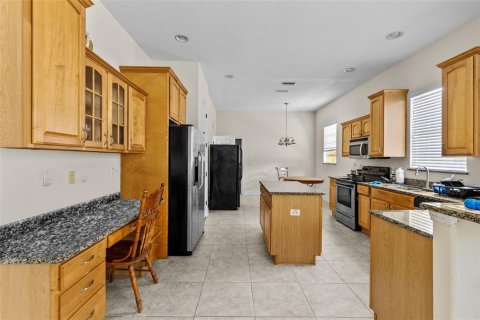 House in Tampa, Florida 5 bedrooms, 301.1 sq.m. № 2212362 - photo 14