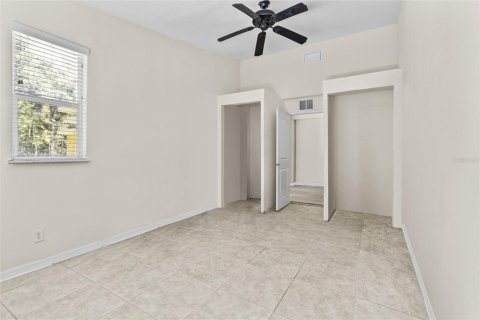 House in Tampa, Florida 5 bedrooms, 301.1 sq.m. № 2212362 - photo 25