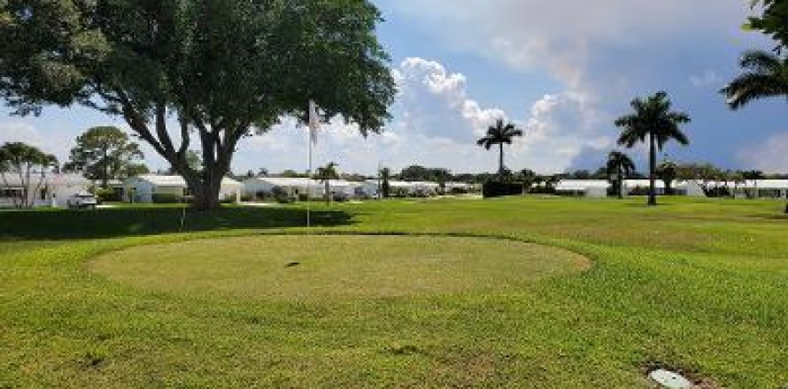 House in Boynton Beach, Florida 2 bedrooms, 122.35 sq.m. № 627304