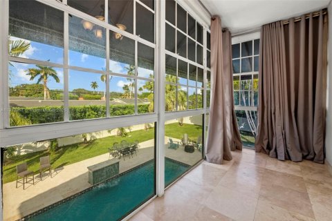 Купить виллу или дом в Майами, Флорида 5 спален, 315.96м2, № 1973964 - фото 19