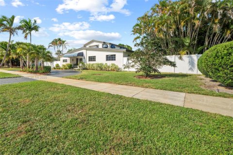 Купить виллу или дом в Майами, Флорида 5 спален, 315.96м2, № 1973964 - фото 5