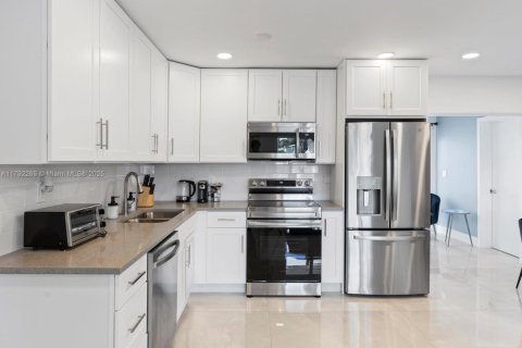 Immobilier commercial à vendre à Dania Beach, Floride: 182.83 m2 № 1952017 - photo 9