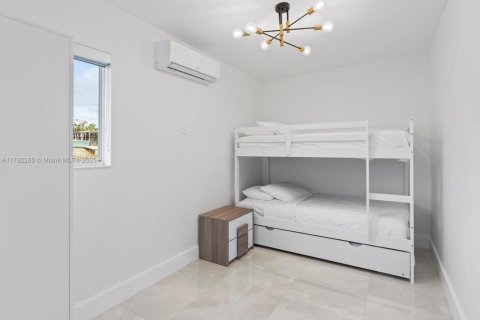 Immobilier commercial à vendre à Dania Beach, Floride: 182.83 m2 № 1952017 - photo 10