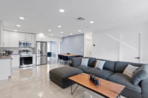 Immobilier commercial à vendre à Dania Beach, Floride: 182.83 m2 № 1952017 - photo 12