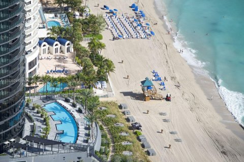 Condominio en venta en Sunny Isles Beach, Florida, 3 dormitorios, 294.59 m2 № 1500285 - foto 1
