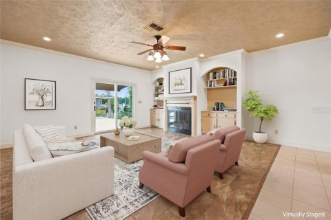 House in Ocala, Florida 4 bedrooms, 278.71 sq.m. № 2209648 - photo 11