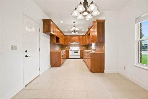 House in Ocala, Florida 4 bedrooms, 278.71 sq.m. № 2209648 - photo 25