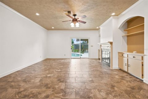 House in Ocala, Florida 4 bedrooms, 278.71 sq.m. № 2209648 - photo 16