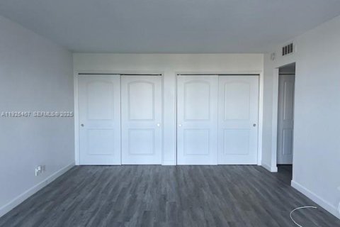 Condominio en alquiler en Pompano Beach, Florida, 1 dormitorio, 99.5 m2 № 1984521 - foto 14