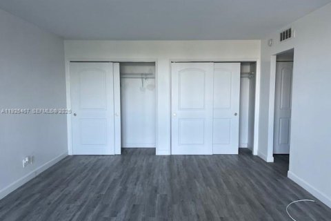 Condominio en alquiler en Pompano Beach, Florida, 1 dormitorio, 99.5 m2 № 1984521 - foto 13