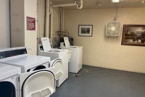 Condominio en alquiler en Pompano Beach, Florida, 1 dormitorio, 99.5 m2 № 1984521 - foto 21