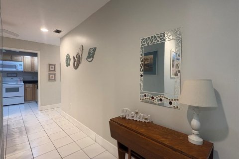 Condominio en alquiler en Dunedin, Florida, 2 dormitorios, 86.4 m2 № 1915686 - foto 1