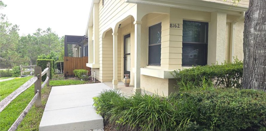 Condominio en Weeki Wachee, Florida, 2 dormitorios  № 1843801