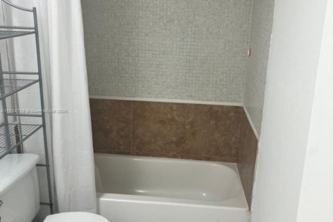 Copropriété à vendre à North Lauderdale, Floride: 1 chambre, 75.25 m2 № 1790521 - photo 18
