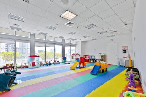 Condo in Miami, Florida, 2 bedrooms  № 2069588 - photo 14