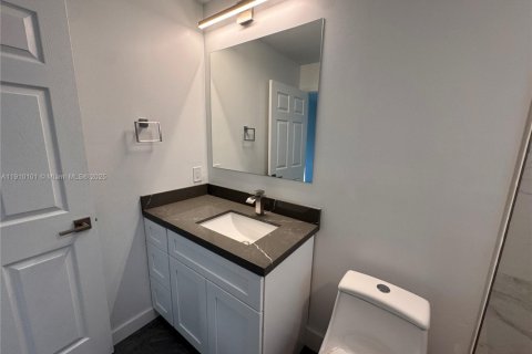 Снять в аренду виллу или дом в Форт-Лодердейл, Флорида 3 спальни, 133.69м2, № 1969765 - фото 26