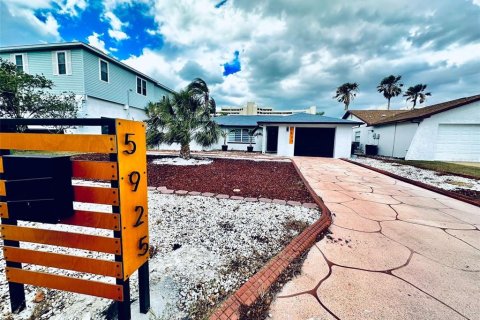 Casa en Hudson, Florida 2 dormitorios, 137.12 m2 № 2139678