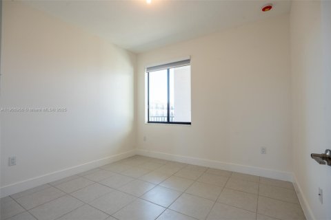 Condominio en alquiler en Doral, Florida, 3 dormitorios, 104.89 m2 № 2012537 - foto 21