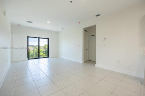 Condominio en alquiler en Doral, Florida, 3 dormitorios, 104.89 m2 № 2012537 - foto 6