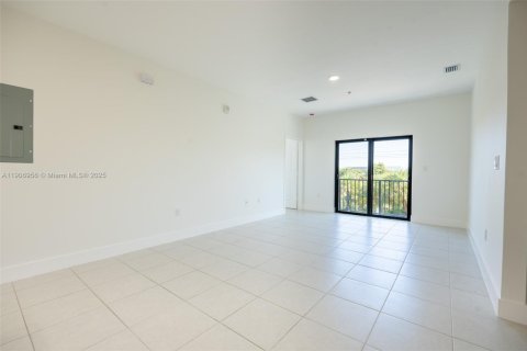 Condominio en alquiler en Doral, Florida, 3 dormitorios, 104.89 m2 № 2012537 - foto 7