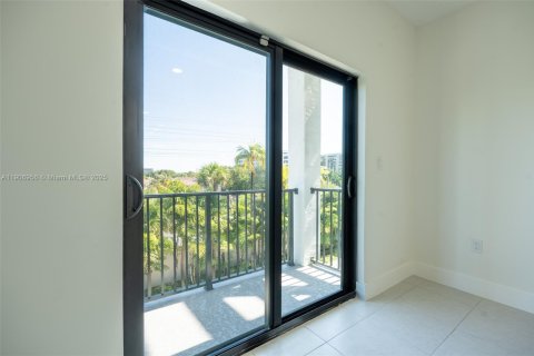 Condominio en alquiler en Doral, Florida, 3 dormitorios, 104.89 m2 № 2012537 - foto 10