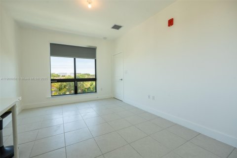 Condominio en alquiler en Doral, Florida, 3 dormitorios, 104.89 m2 № 2012537 - foto 15