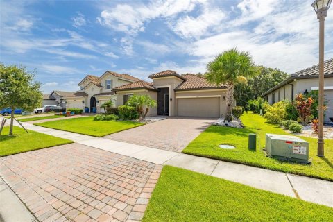 House in BELLALAGO in Kissimmee, Florida 4 bedrooms, 224.82 sq.m. № 1808768 - photo 2
