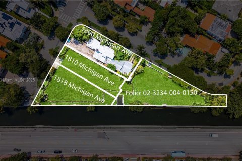 House in Miami Beach, Florida 5 bedrooms, 380.16 sq.m. № 1944995 - photo 1