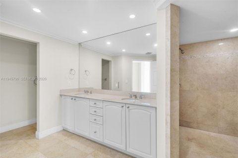 Снять в аренду кондоминиум в Бей-Харбор-Айлендс, Флорида 3 спальни, 181.16м2, № 2002526 - фото 24