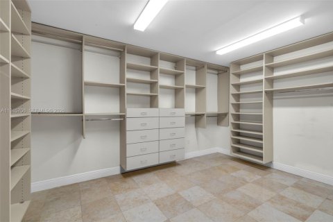 Снять в аренду кондоминиум в Бей-Харбор-Айлендс, Флорида 3 спальни, 181.16м2, № 2002526 - фото 25