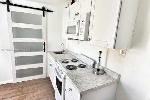 Casa en venta en Miramar, Florida, 4 dormitorios, 163.88 m2 № 1928931 - foto 24