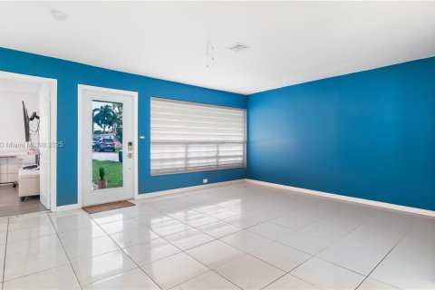 Casa en venta en Miramar, Florida, 4 dormitorios, 163.88 m2 № 1928931 - foto 10