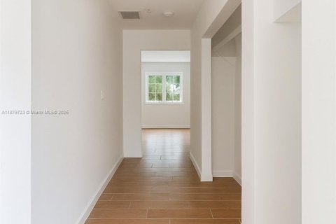 Casa en venta en Miramar, Florida, 4 dormitorios, 163.88 m2 № 1928931 - foto 25