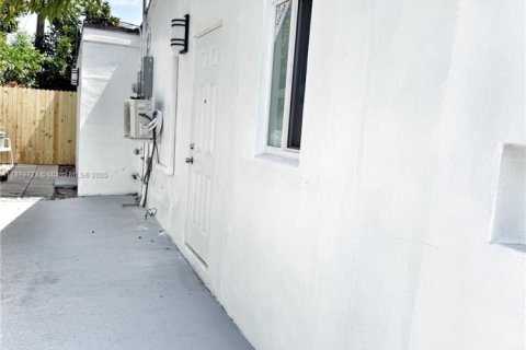 Casa en venta en Miramar, Florida, 4 dormitorios, 163.88 m2 № 1928931 - foto 22