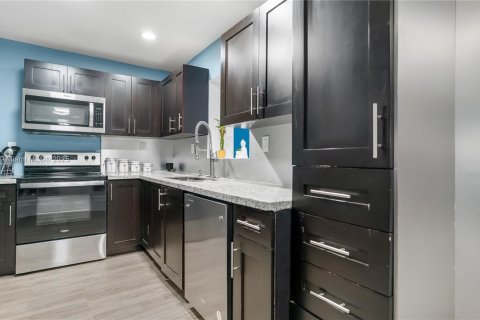 Casa en venta en Miramar, Florida, 4 dormitorios, 163.88 m2 № 1928931 - foto 4