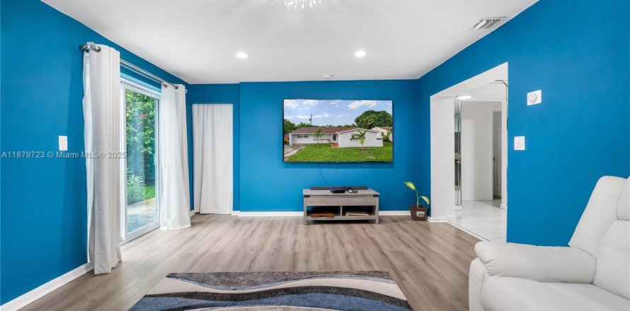 Casa en Miramar, Florida 4 dormitorios, 163.88 m2 № 1928931