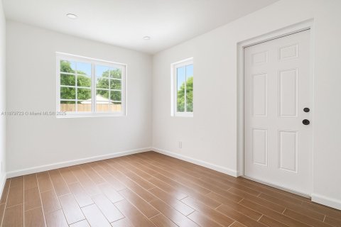Casa en venta en Miramar, Florida, 4 dormitorios, 163.88 m2 № 1928931 - foto 23